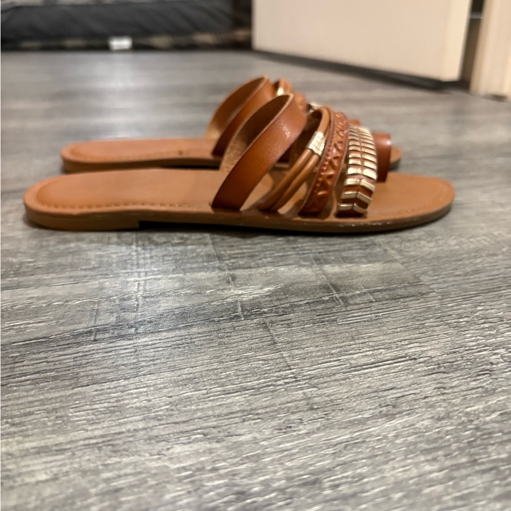Universal Thread Tan Women's Sandals - Picture 2 of 4
